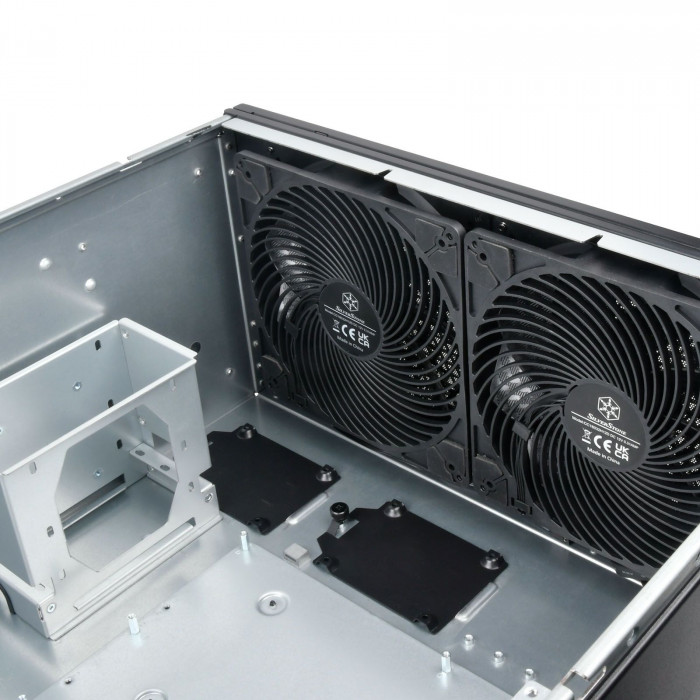 Корпус Silverstone SST-RM51