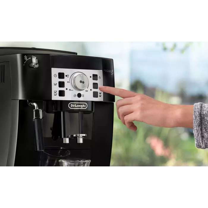 Кофемашина Delonghi Magnifica S ECAM22.110.B 1450Вт черный