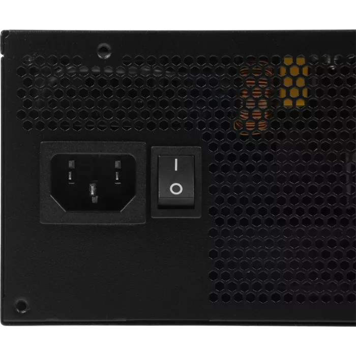 Блок питания Gigabyte ATX 650W GP-P650G PG5 80+ gold (20+4pin) APFC 120mm fan 6xSATA RTL