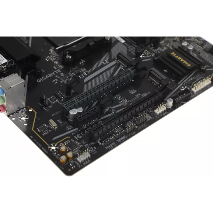 Материнская плата Gigabyte B550M DS3H AC R2 Soc-AM4 AMD B550 4xDDR4 mATX AC`97 8ch(7.1) GbLAN RAID+HDMI+DP