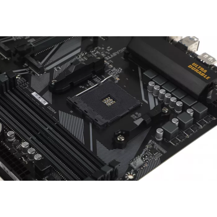 Материнская плата Gigabyte B550M DS3H AC R2 Soc-AM4 AMD B550 4xDDR4 mATX AC`97 8ch(7.1) GbLAN RAID+HDMI+DP