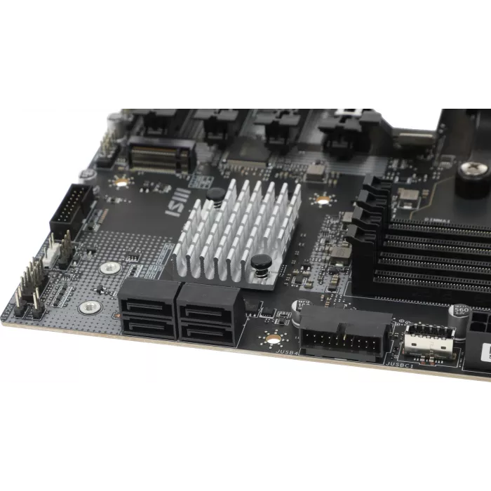 Материнская плата MSI PRO B850M-P WIFI Socket AM5 AMD B850 4xDDR5 mATX AC`97 8ch(7.1) 5Gigabit RAID+HDMI+DP