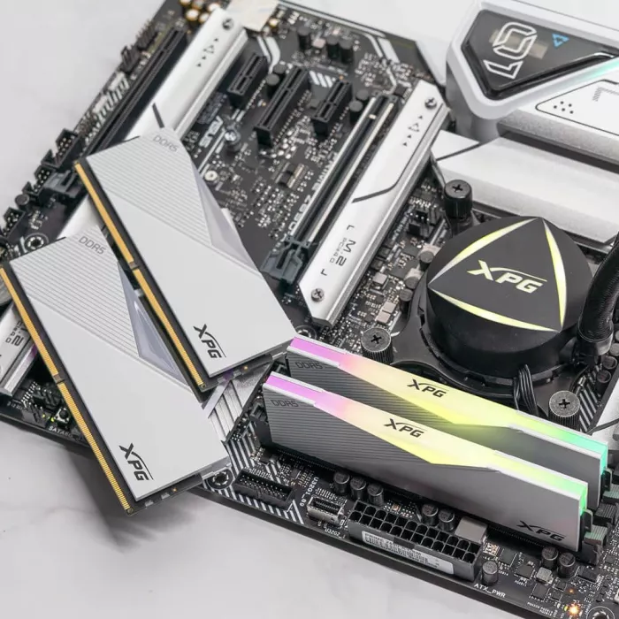 Память DDR5 2x16GB 7200MHz A-Data AX5U7200C3416G-DCLARWH XPG Lancer RGB RTL Gaming PC5-57600 CL34 DIMM UDIMM 288-pin 1.4В kit dual rank с радиатором Ret