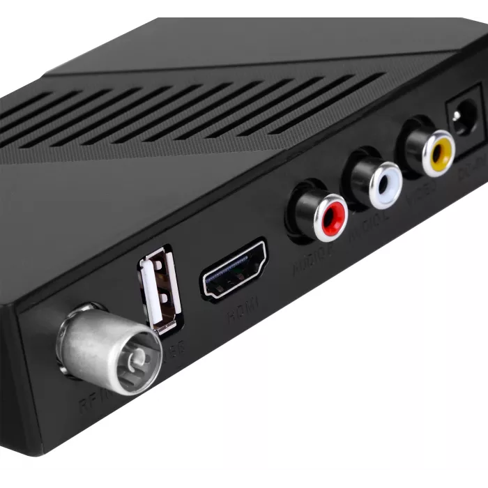 Ресивер DVB-T2 Starwind CT-140 черный